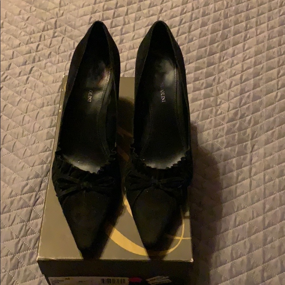 Suede pumps